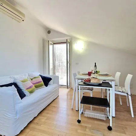 Centro Parcheggio Privato Vicino Al Mare